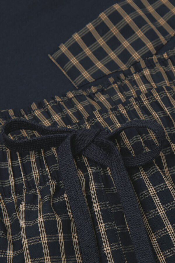Blauer und cremefarbener Pyjama aus Stoff und Baumwolle mit Karomuster Blauer und cremefarbener Pyjama aus Stoff und Baumwolle mit Karomuster