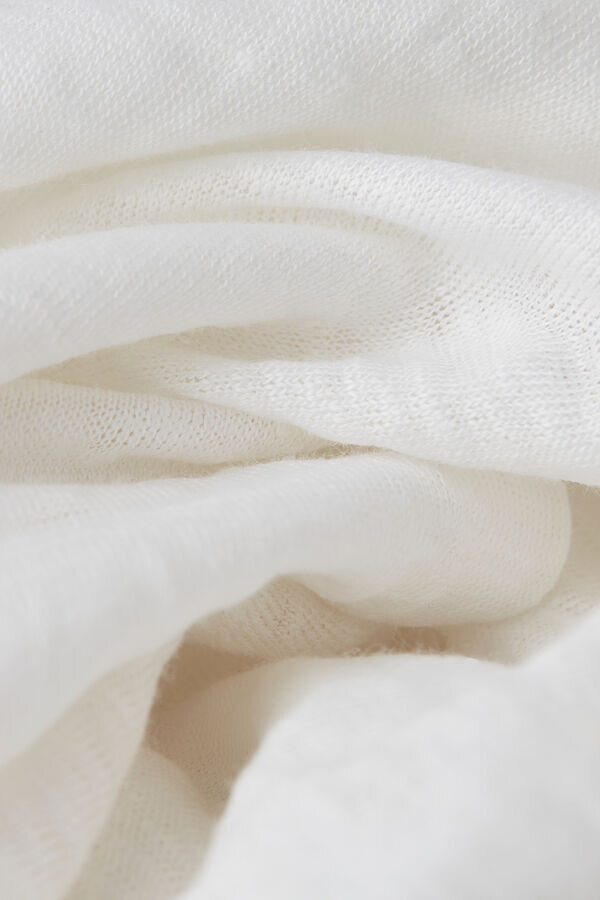 Das Kurzarm-Oberteil aus reinem Leinen mit V-Ausschnitt Das Kurzarm-Oberteil aus reinem Leinen mit V-Ausschnitt