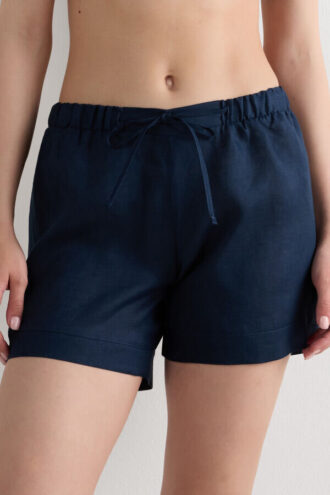 Die Shorts aus reinem Leinen