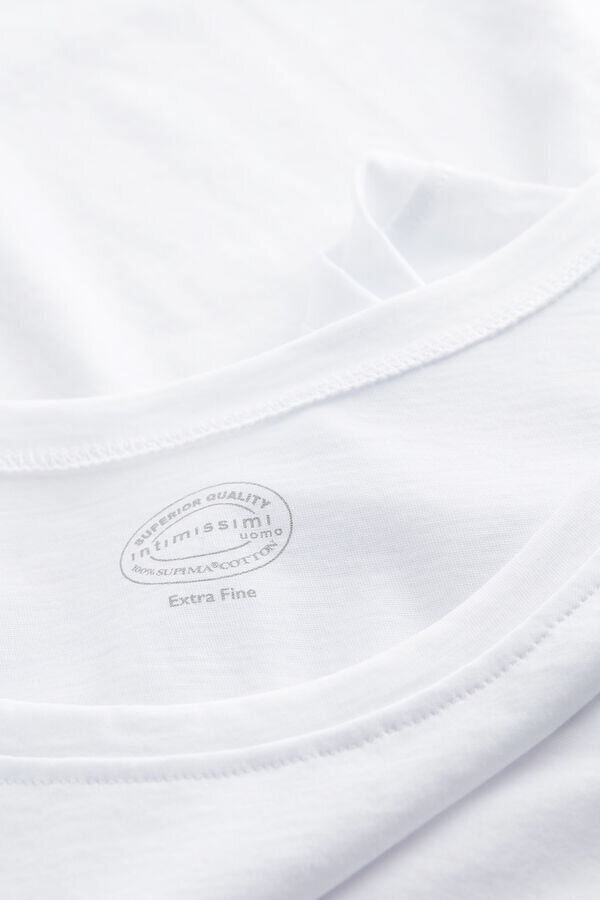 Extrafeines Tanktop aus hochwertiger Baumwolle mit Rundhalsausschnitt Extrafeines Tanktop aus hochwertiger Baumwolle mit Rundhalsausschnitt