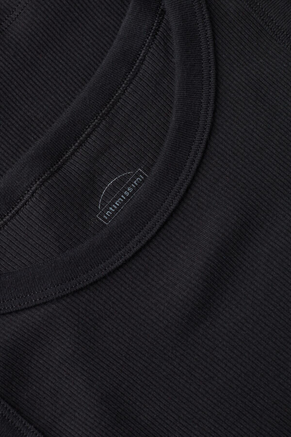 Geripptes Tanktop aus hochwertiger Baumwolle Geripptes Tanktop aus hochwertiger Baumwolle