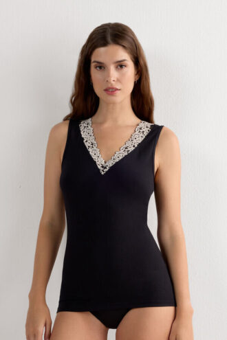 Hübsches Tanktop aus Modal und Spitze mit Blumenmuster