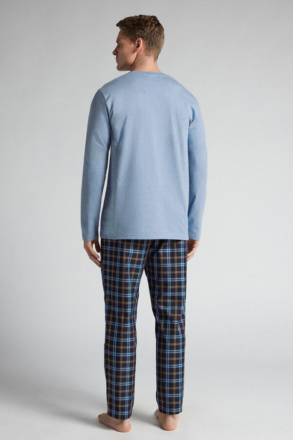 Hellblauer Pyjama aus Baumwolle mit Karomuster Hellblauer Pyjama aus Baumwolle mit Karomuster