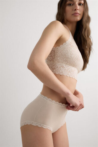 Hoch geschnittene Hipster aus Baumwolle und Spitze