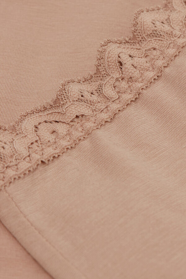 Hoch geschnittene Hipster aus Baumwolle und Spitze Hoch geschnittene Hipster aus Baumwolle und Spitze