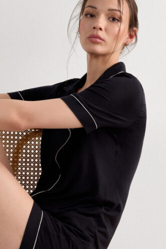 Kurzarmhemd mit Knöpfen aus Modal