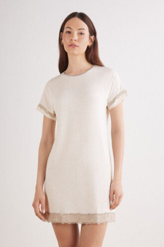 Kurzärmeliges Nachthemd mit Spitzenbesatz