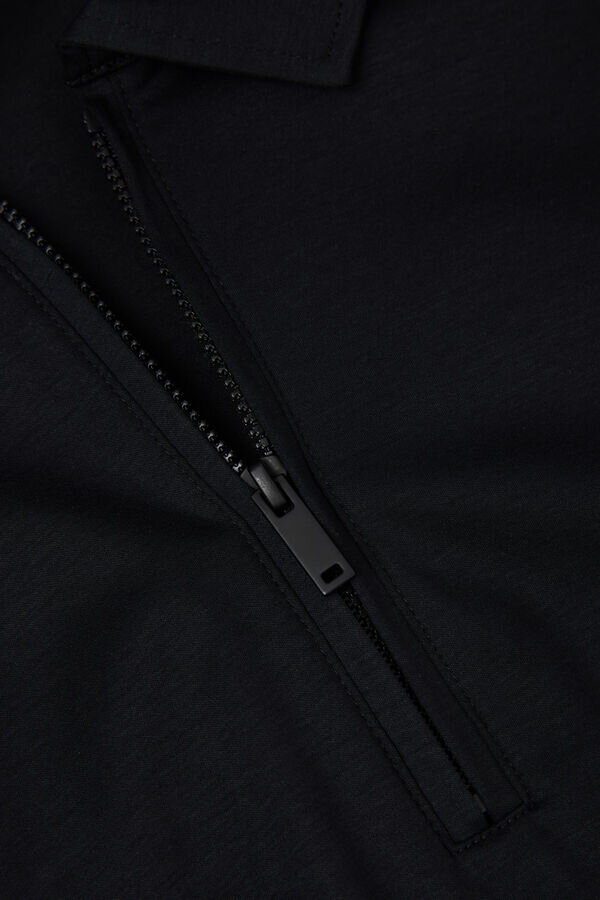 Kurzärmeliges Polohemd mit Reißverschluss aus hochwertiger merzerisierter Baumwolle Kurzärmeliges Polohemd mit Reißverschluss aus hochwertiger merzerisierter Baumwolle