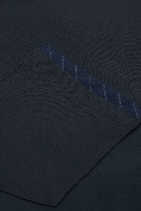 Langärmeliger Pyjama aus Baumwolle mit Nadelstreifen Langärmeliger Pyjama aus Baumwolle mit Nadelstreifen