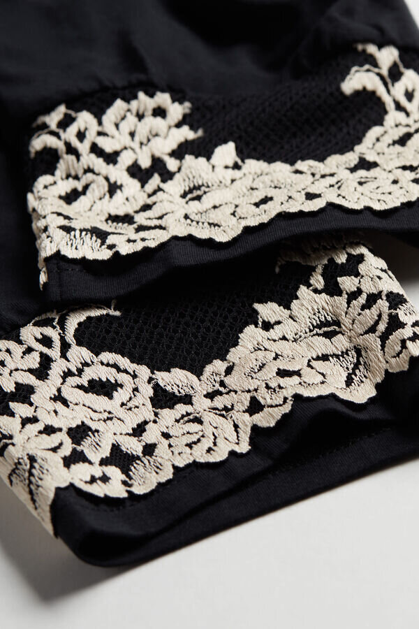 Modal-Hose mit weitem Bein und Umschlag „Pretty Flowers” Modal-Hose mit weitem Bein und Umschlag „Pretty Flowers”