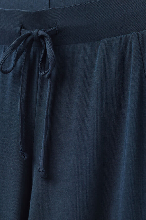 Modell-Palazzo-Hose in voller Länge Modell-Palazzo-Hose in voller Länge