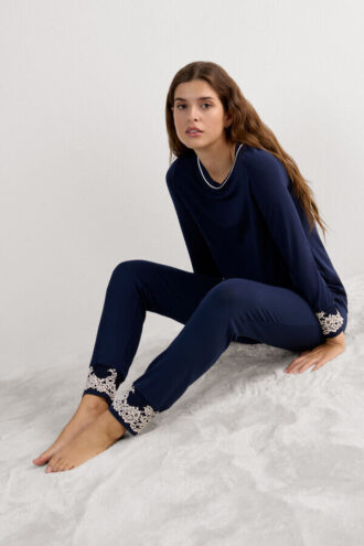 Pretty Flowers Modal Top