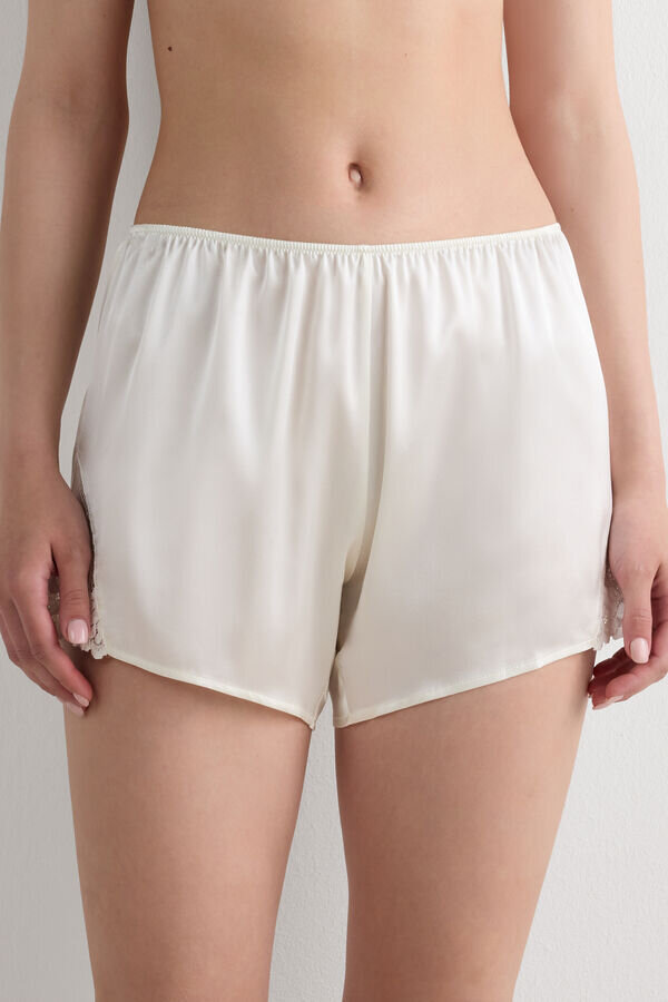 Pretty Flowers Seidenshorts mit Blumenmuster Pretty Flowers Seidenshorts mit Blumenmuster