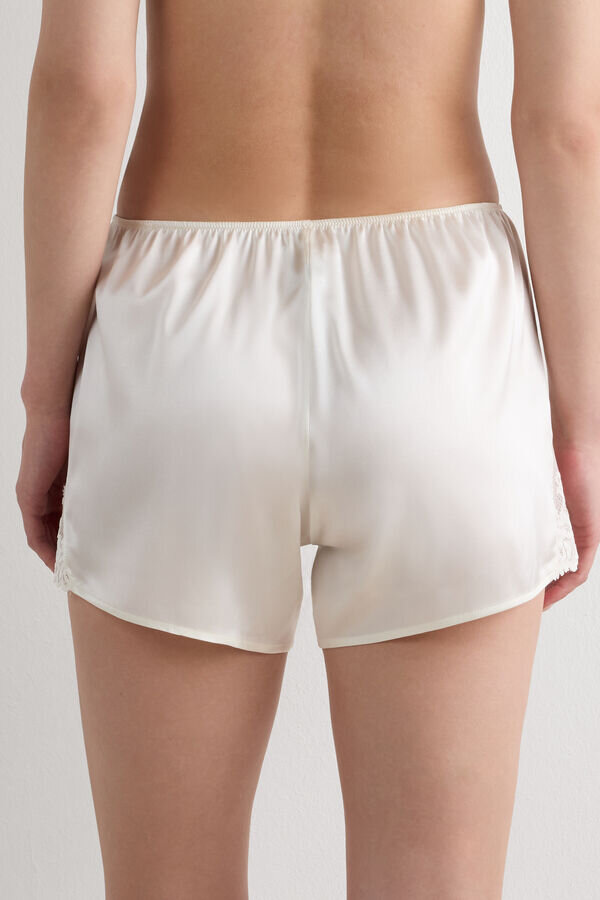 Pretty Flowers Seidenshorts mit Blumenmuster Pretty Flowers Seidenshorts mit Blumenmuster