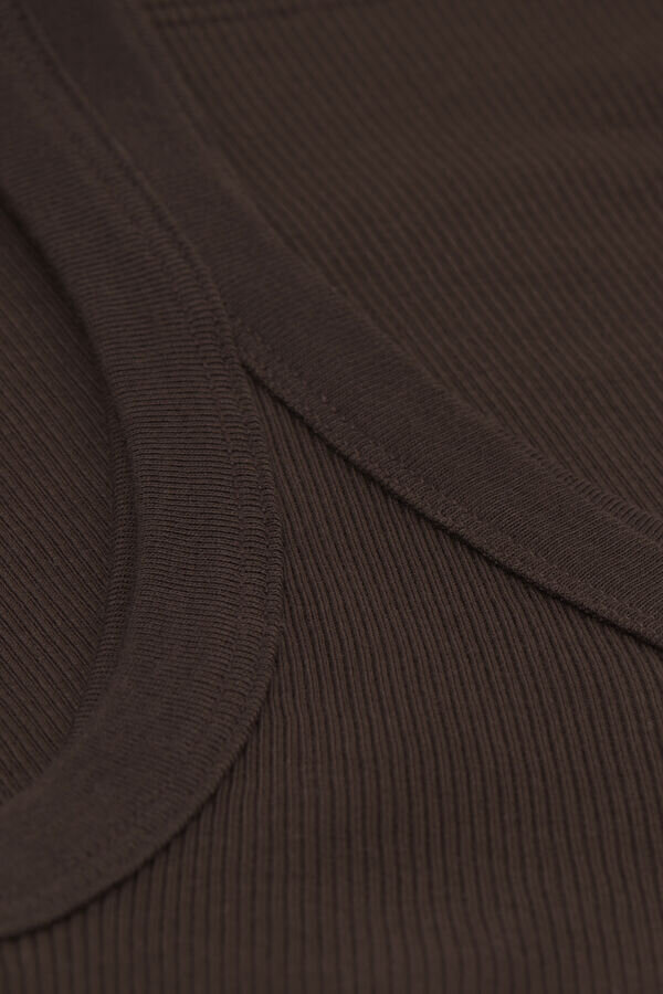 Racerback-Tanktop aus hochwertiger Baumwolle Racerback-Tanktop aus hochwertiger Baumwolle