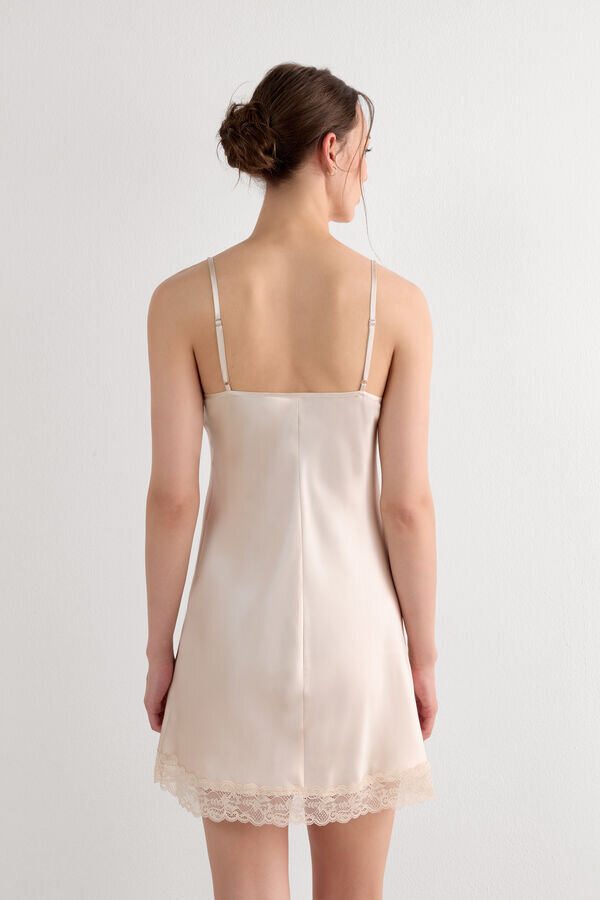 Seidenunterkleid mit Spitzeneinsatz Seidenunterkleid mit Spitzeneinsatz