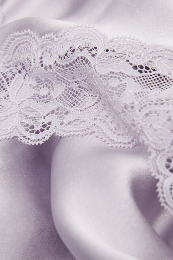 Seidenunterkleid mit Spitzeneinsatz Seidenunterkleid mit Spitzeneinsatz