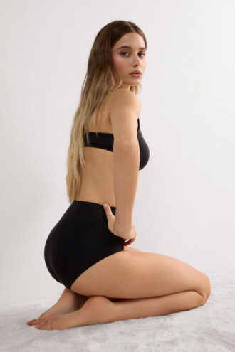 Slip aus Mikrofaser mit Raw-Cut-Schnitt