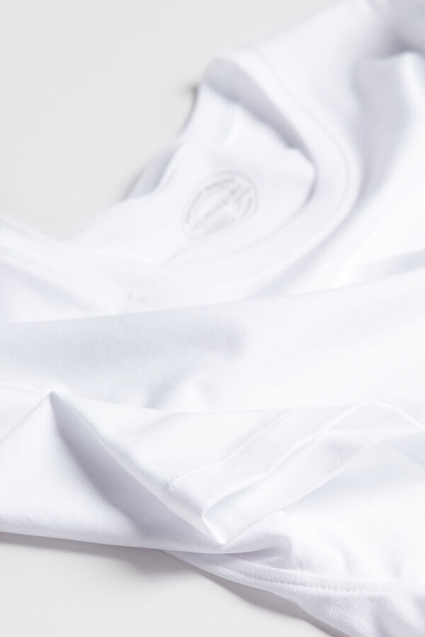 Stretch-T-Shirt aus hochwertiger Baumwolle Stretch-T-Shirt aus hochwertiger Baumwolle