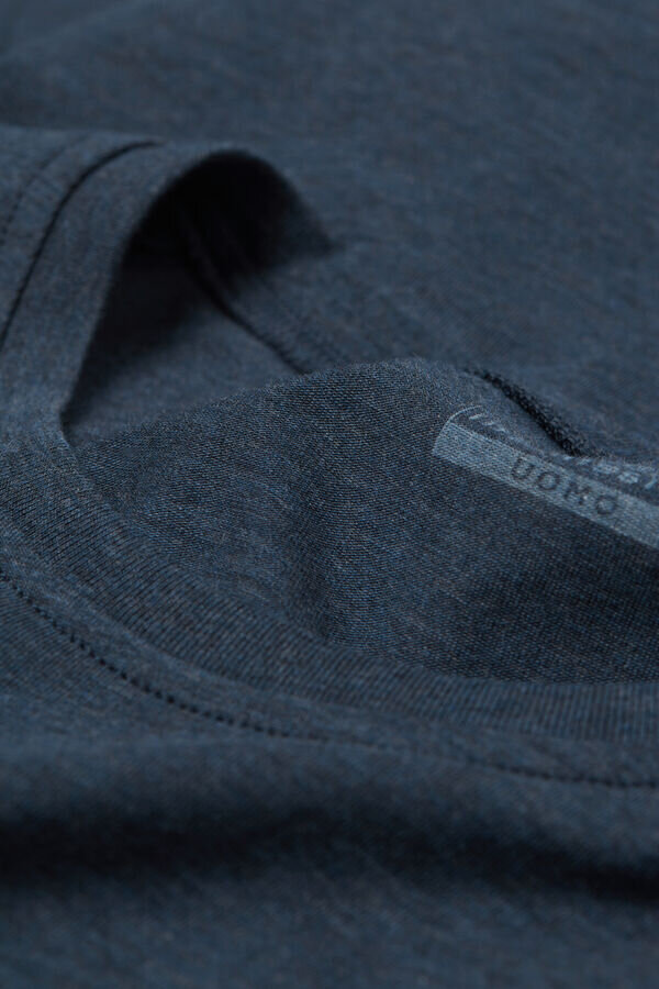 Stretch-T-Shirt aus hochwertiger Baumwolle Stretch-T-Shirt aus hochwertiger Baumwolle