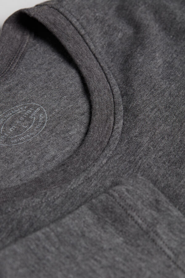 Stretch-T-Shirt aus hochwertiger Baumwolle Stretch-T-Shirt aus hochwertiger Baumwolle