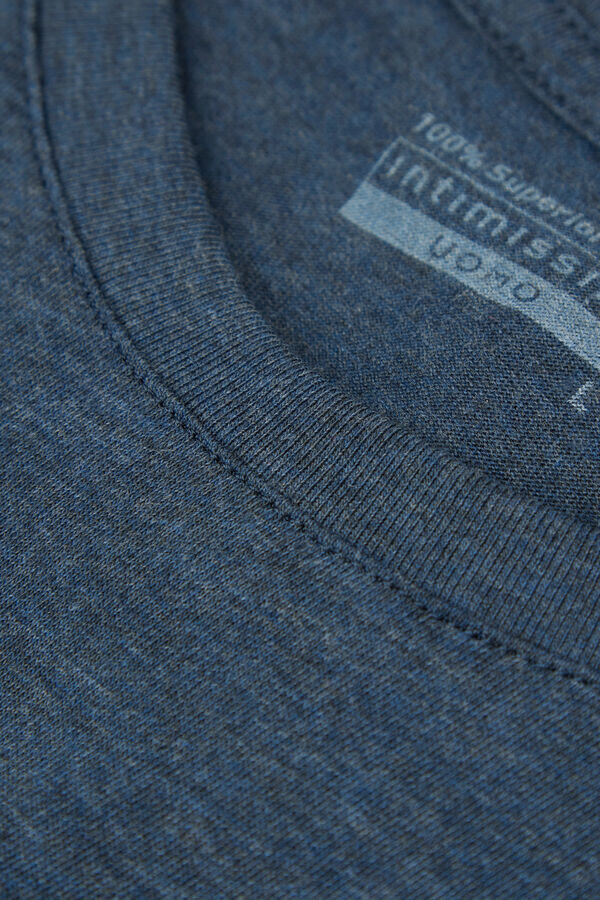 T-Shirt aus hochwertiger Baumwolle T-Shirt aus hochwertiger Baumwolle