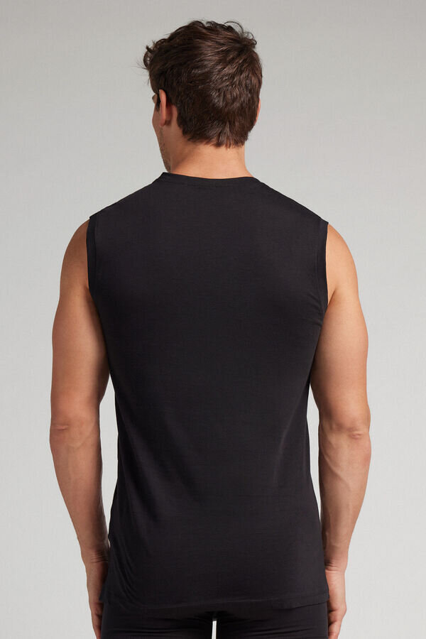 Tank-Top aus extrafeiner Superior-Baumwolle mit V-Ausschnitt Tank-Top aus extrafeiner Superior-Baumwolle mit V-Ausschnitt