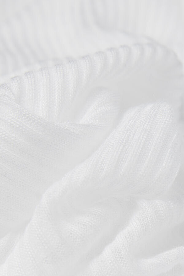 Top mit hohem Kragen aus Ultranatural mit Kaschmir Top mit hohem Kragen aus Ultranatural mit Kaschmir