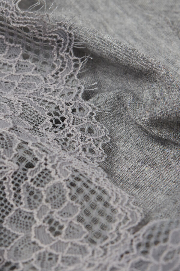 Ultraleichtes Kaschmir-Spitzenhemd mit langen Ärmeln Ultraleichtes Kaschmir-Spitzenhemd mit langen Ärmeln