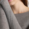 Ultraleichtes Oberteil aus Modal-Kaschmir mit U-Boot-Ausschnitt