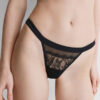 Verspielter Glamour-Thong aus Spitze Verspielter Glamour-Thong aus Spitze